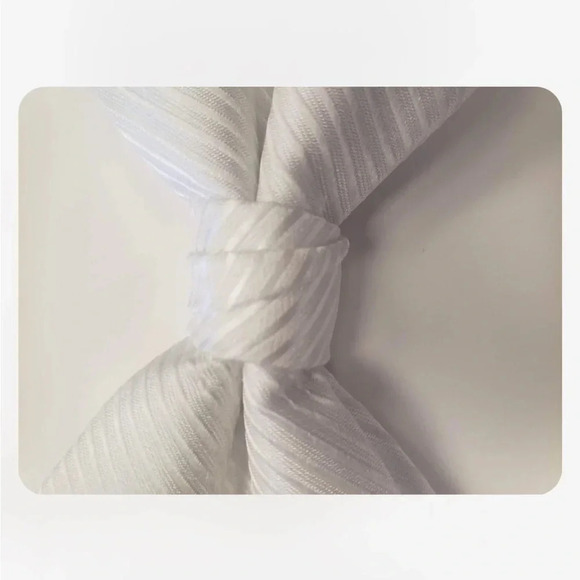 Calvin Klein White Stripe Bow Tie NIB - Picture 12 of 12